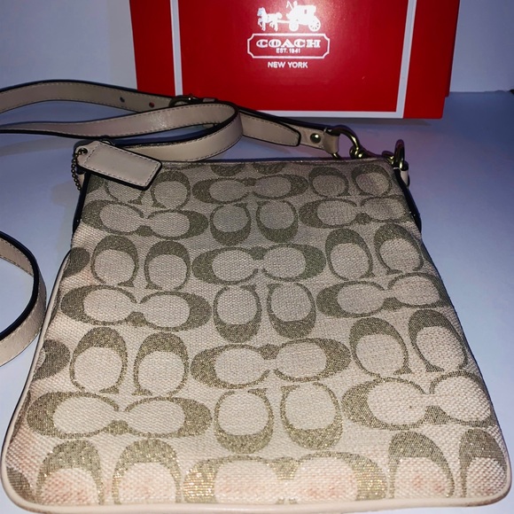 ❤️Coach Crossbody Purse❤️ - Picture 3 of 7